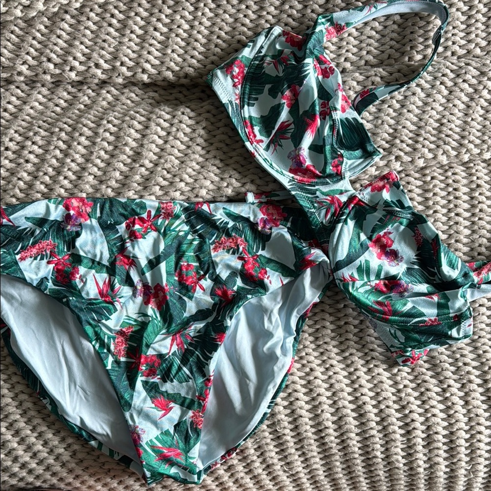 Victoria's Secret Floral Bikini - Green and Red 36DD/L